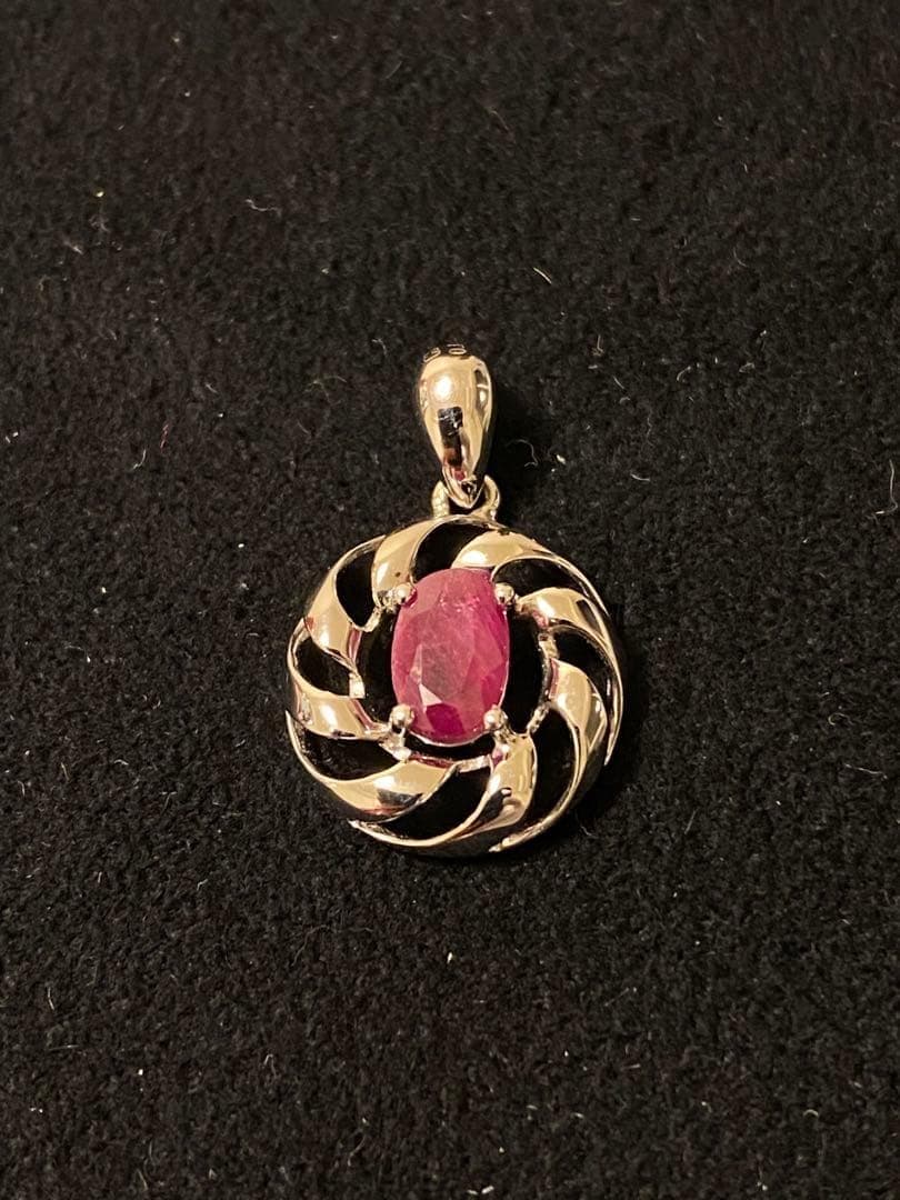 ルビー ペンダントトップ 18K