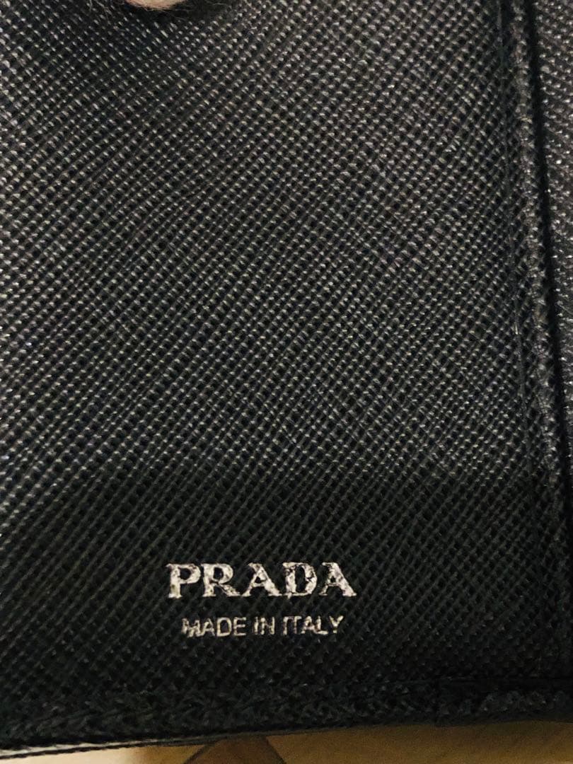 PRADA ブラック 三つ折り財布　ICチップ(RFID)搭載