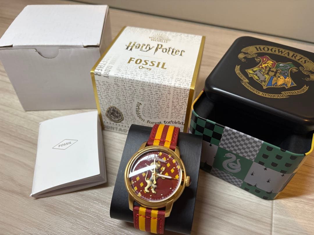 ハリーポッター グリフィンドール 時計 FOSSIL製