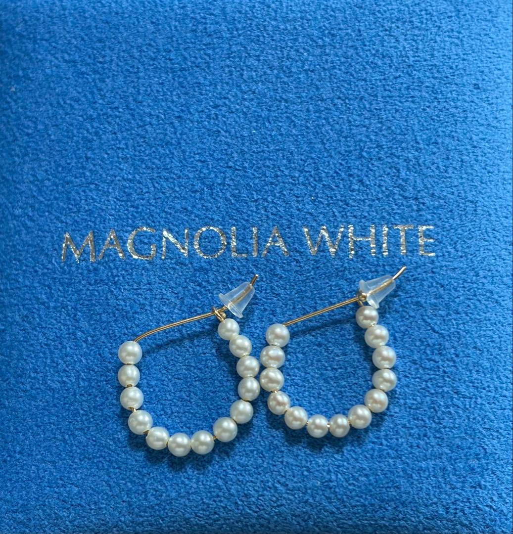 MAGNOLIA WHITE Baileyパールフープピアス