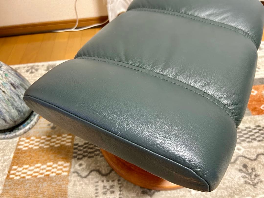 オットマン　本革