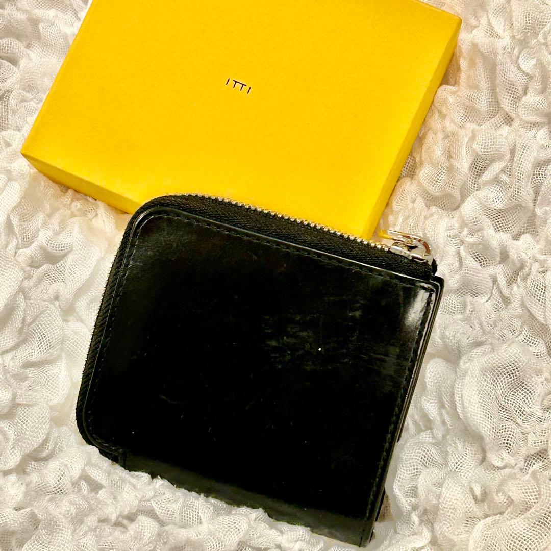 ITTI イッチ　コンパクトウォレット　財布　レザー　黒　ラウンドファスナー