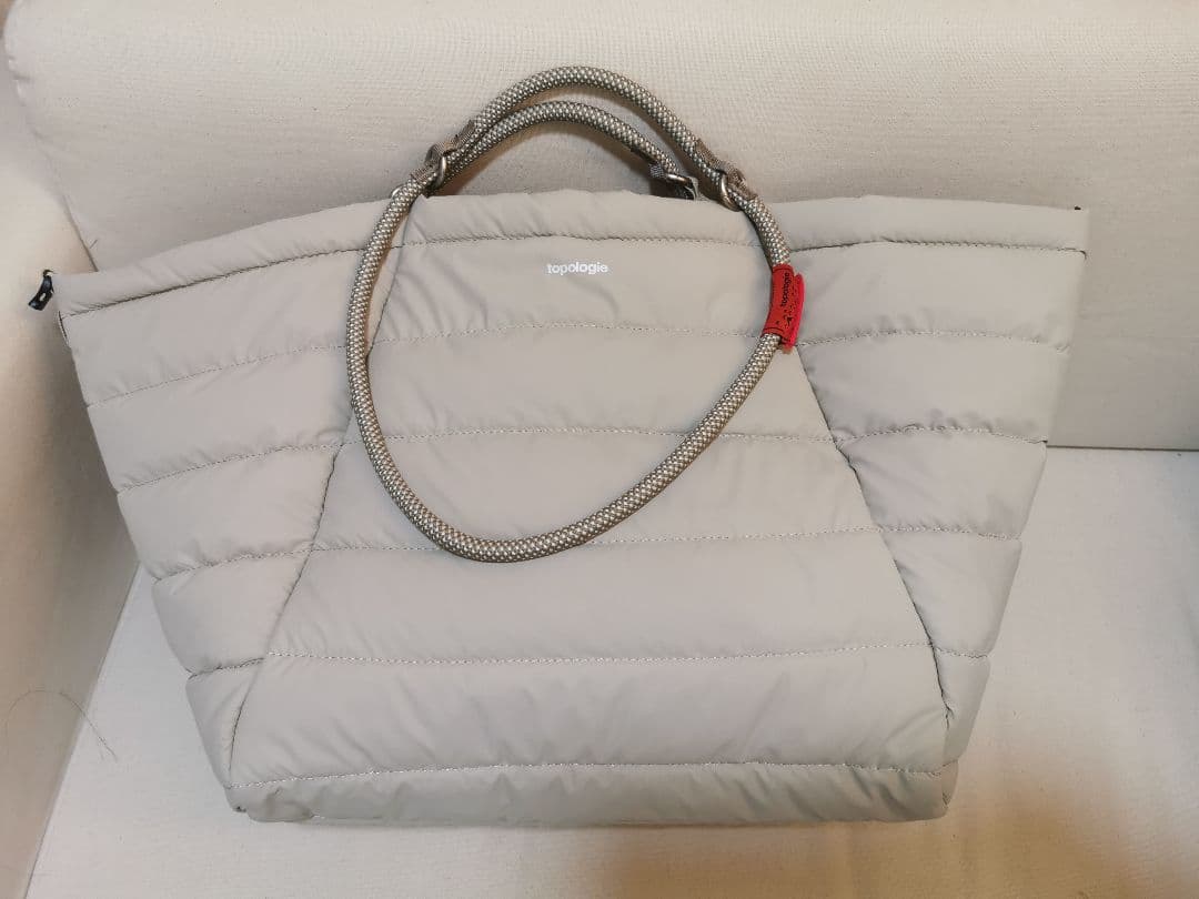 Topologie ライトグレークッショントート｜ロープハンドルの上質スタイル