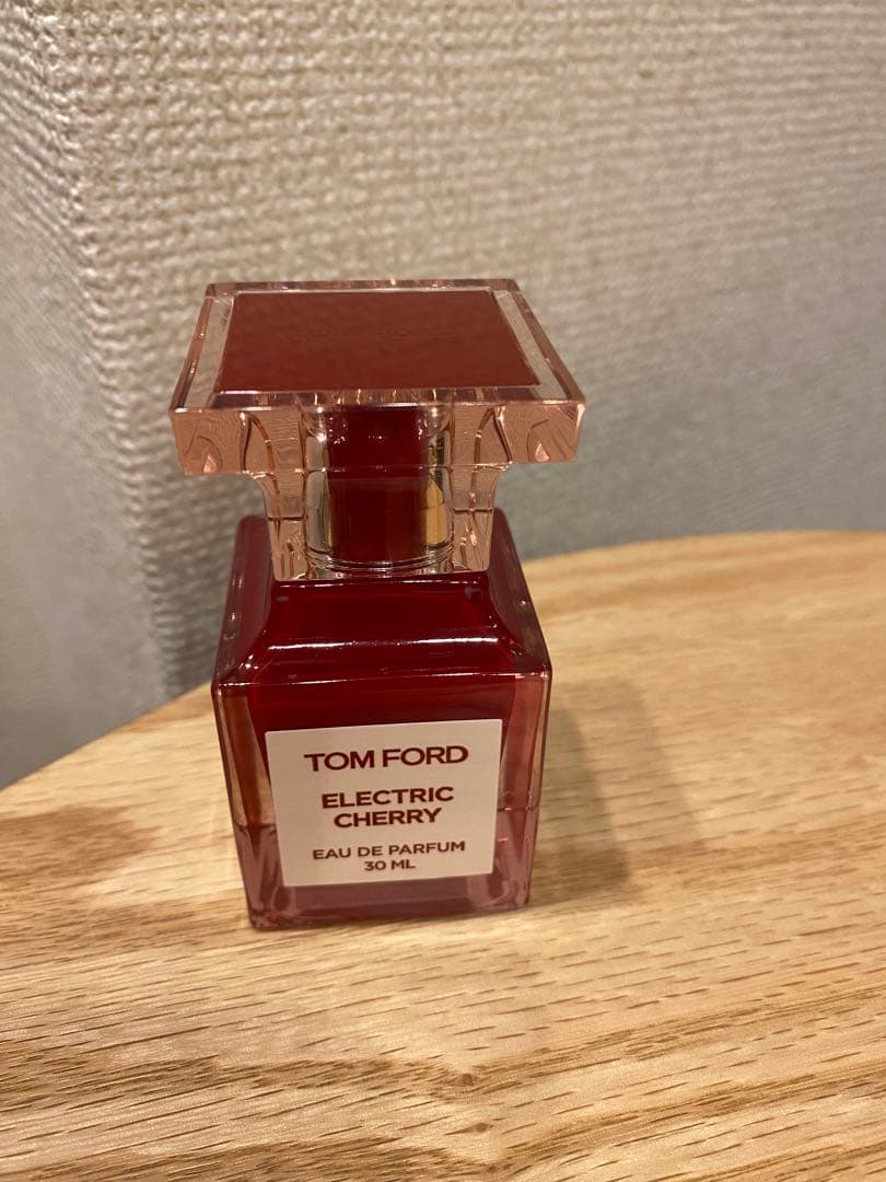 エレクトリック　チェリー　オード　パルファム　スプレィ