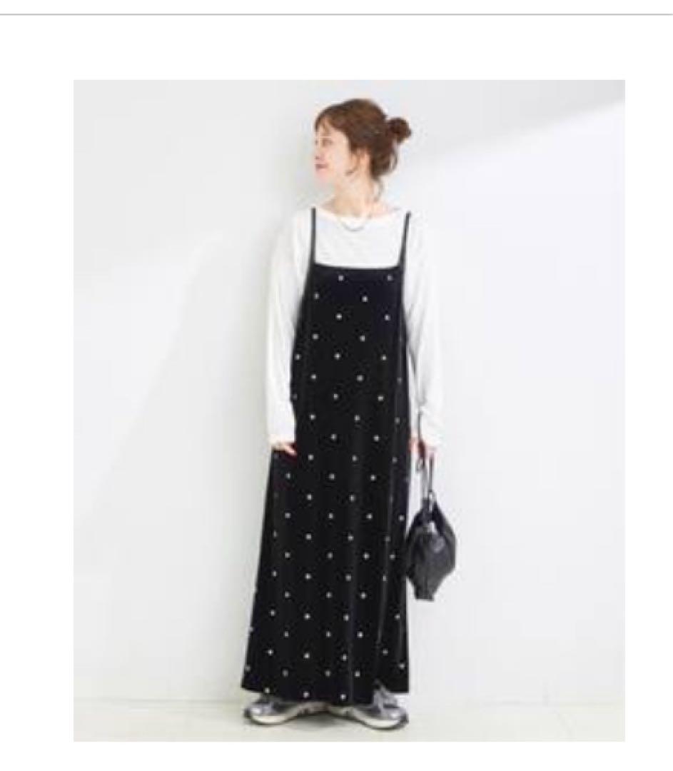 ベロアフラワー刺繍ワンピース