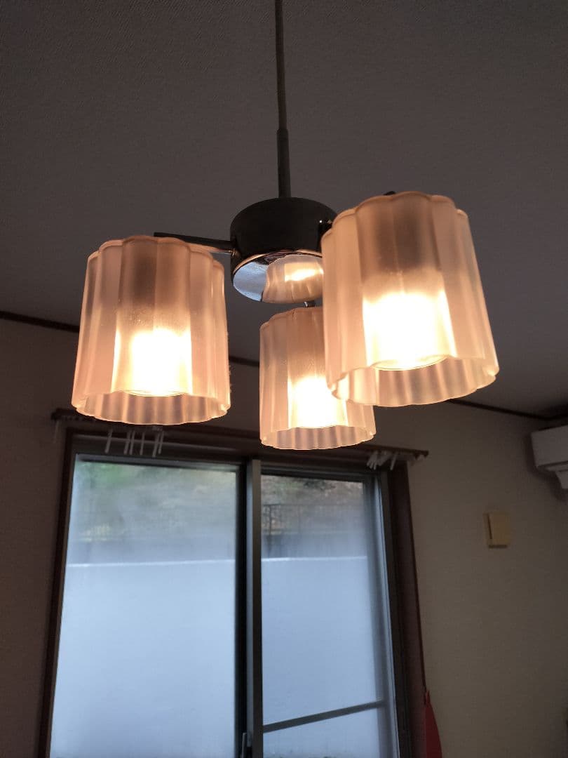 リブデザインシャンデリア