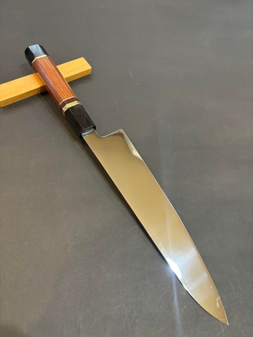 シ*マ様 ウルトラ鏡面V金10号和牛刀240mm デザートアイアンウッド柄