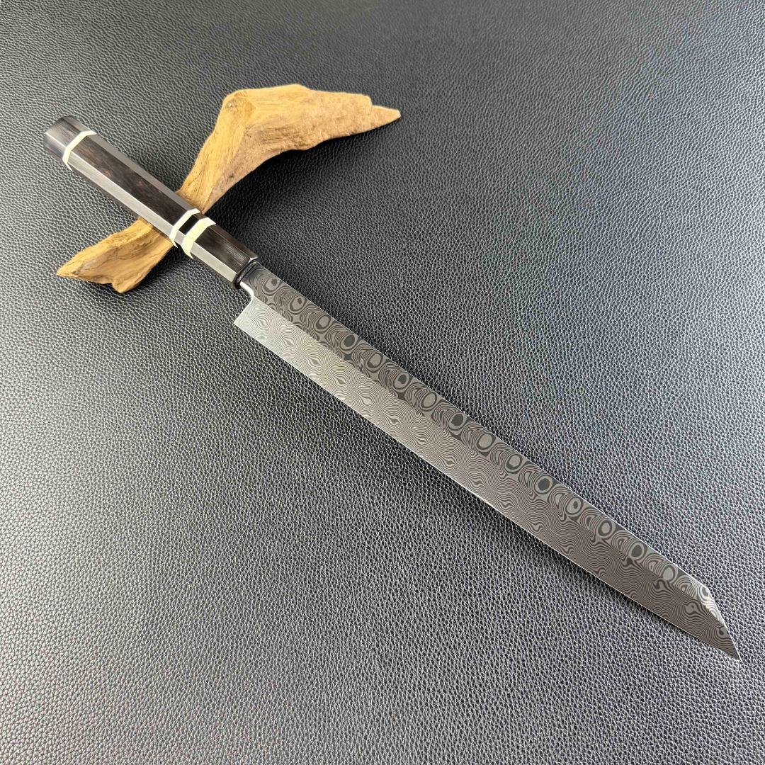 9572新品ダマスカス 切付包丁 尺一 海流紋105層 黒檀黒水牛白三本巻八角柄