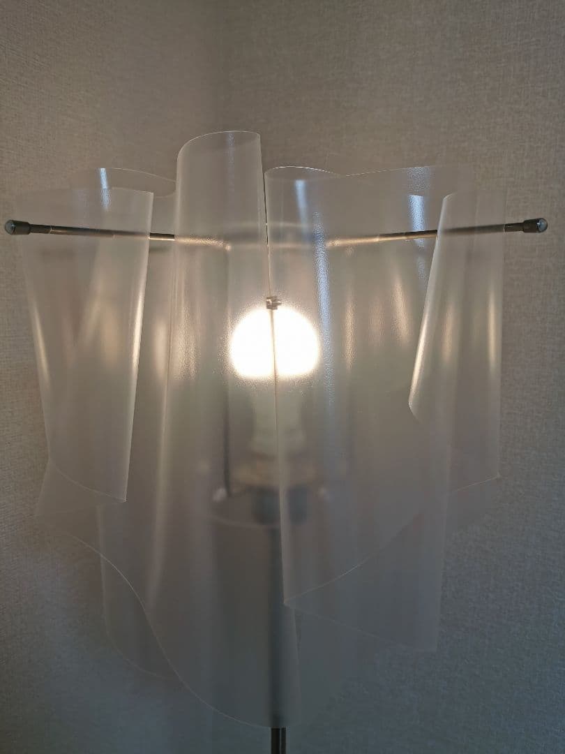 FLYMEe Blanc フロアランプ