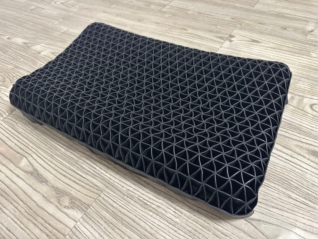 ヒツジのいらない枕　シルクカバー付き