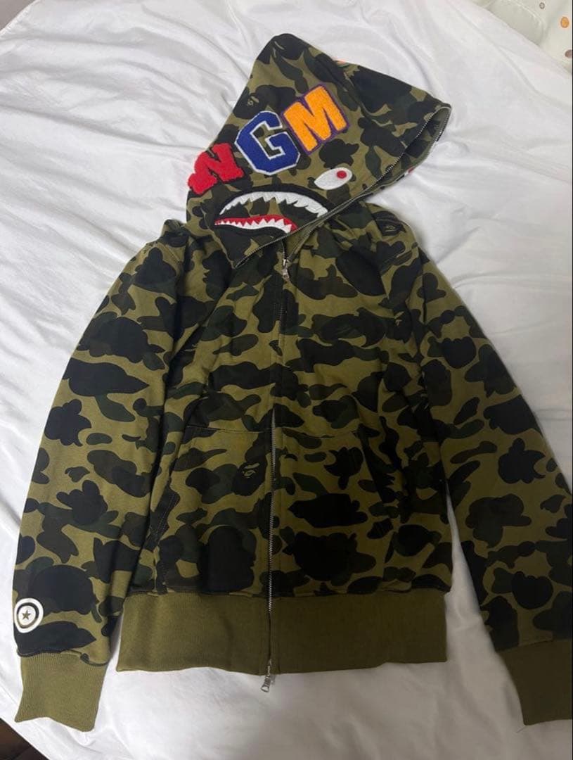 ジップパーカー