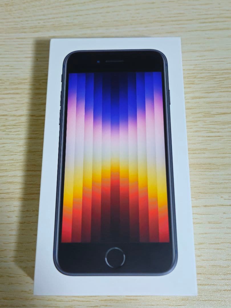 か*る様 美品 iPhone SE 第3世代 ミッドナイト MMYC3J/A S