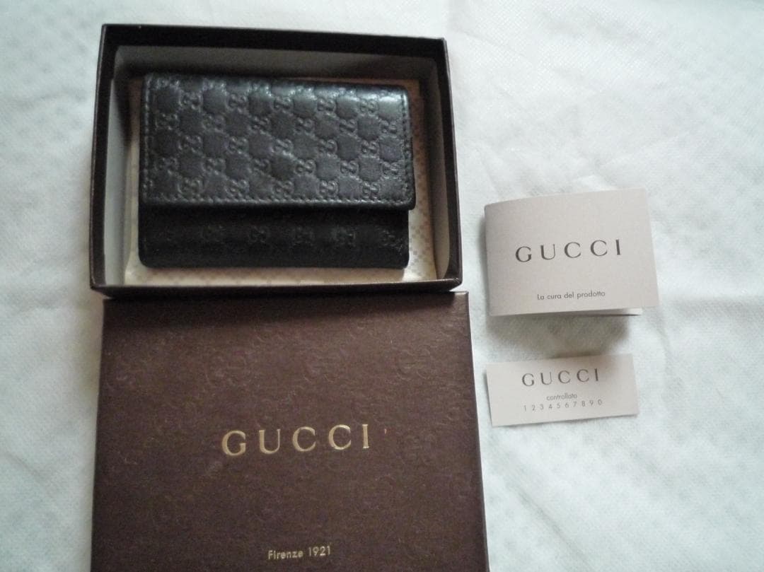 ま*き様 GUCCI ブラックレザー ケース