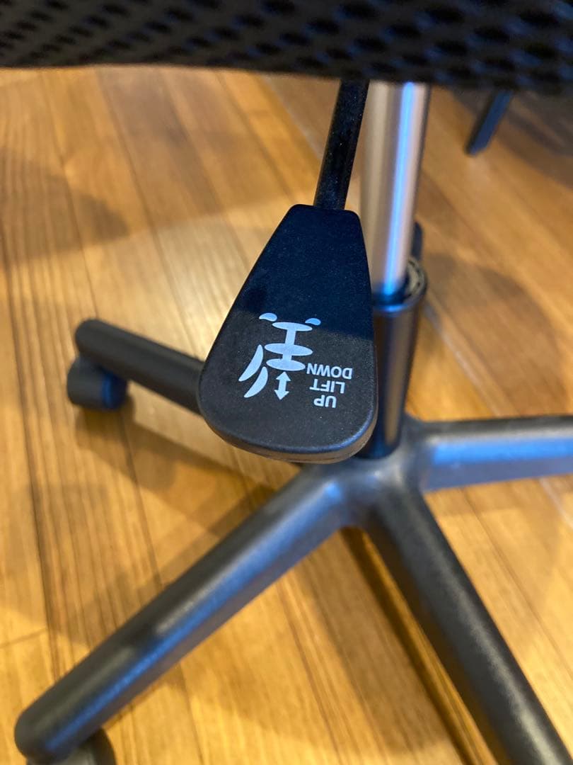 ブラックメッシュデスクチェア 高さ調整可能