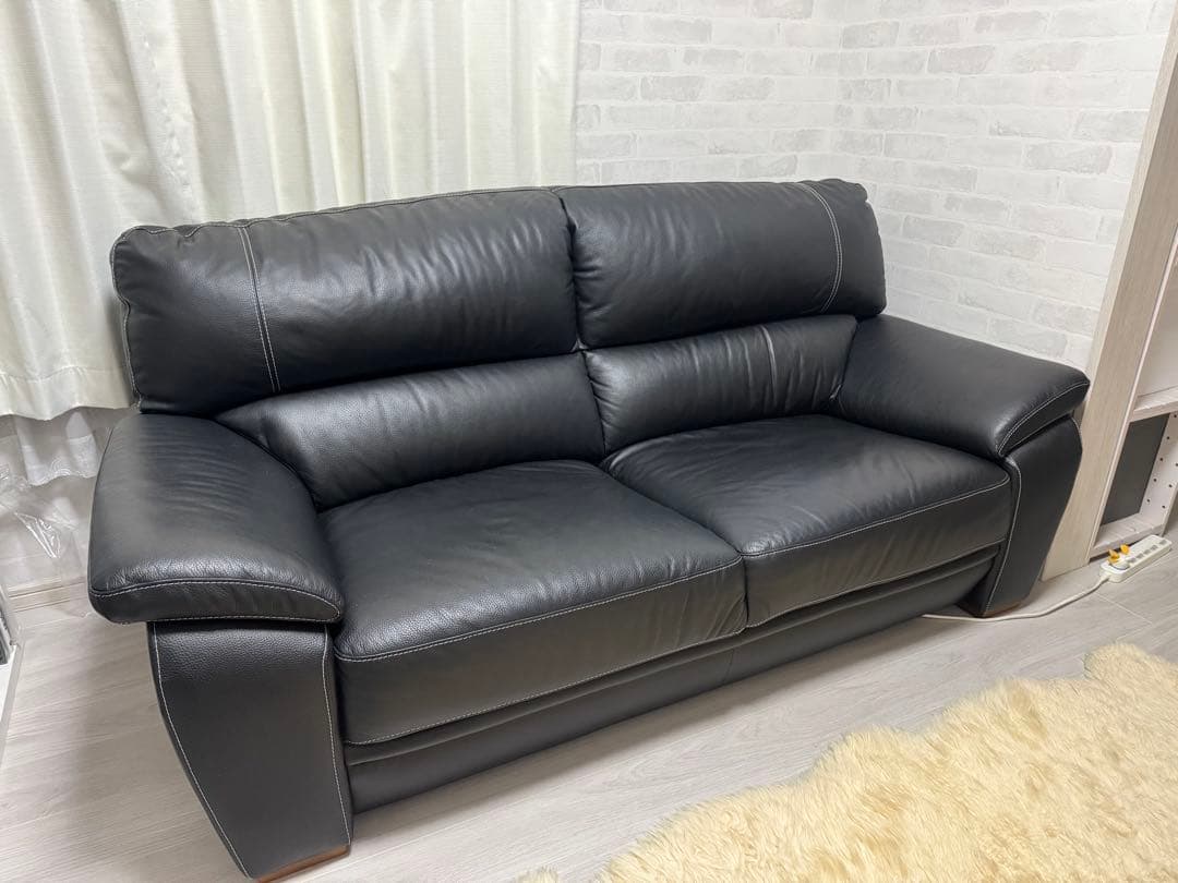 黒　革+合成皮革製　2人掛けソファ