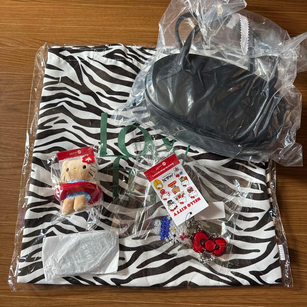 ローリーズファーム Me% HELLO KITTY ビーズキーチャーム