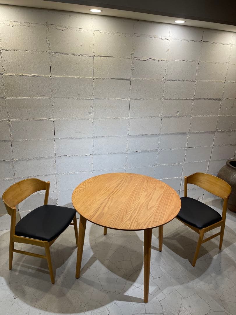 IDC 大塚家具　シネマ3 ダイニングテーブル　オーク無垢　ラウンド　マル　円形