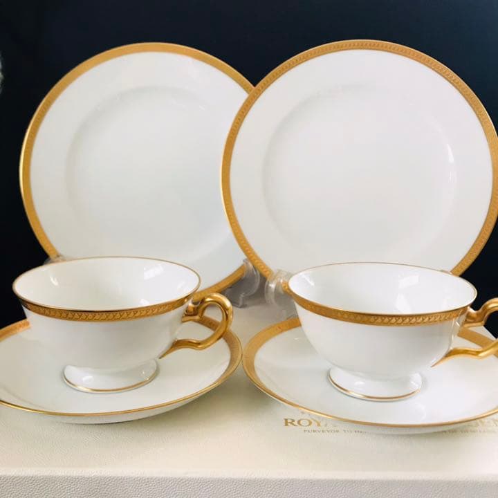 大倉陶園 片葉金蝕 2トリオセット