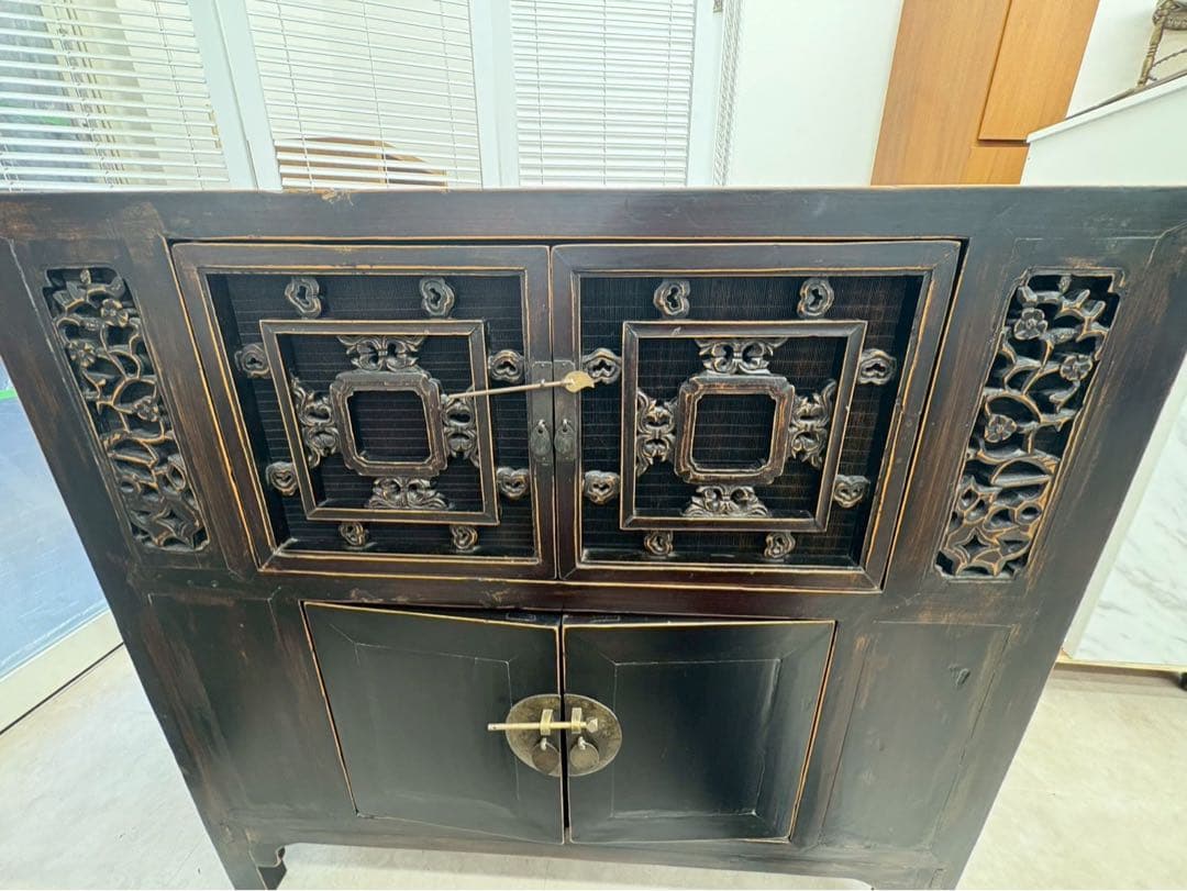 中国　香港家具　アンティークキャビネット