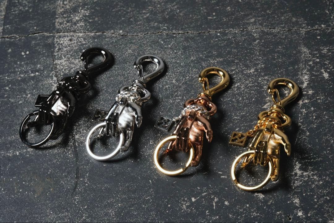 hazama 惹きずり込まれる運命のキーチェーン black