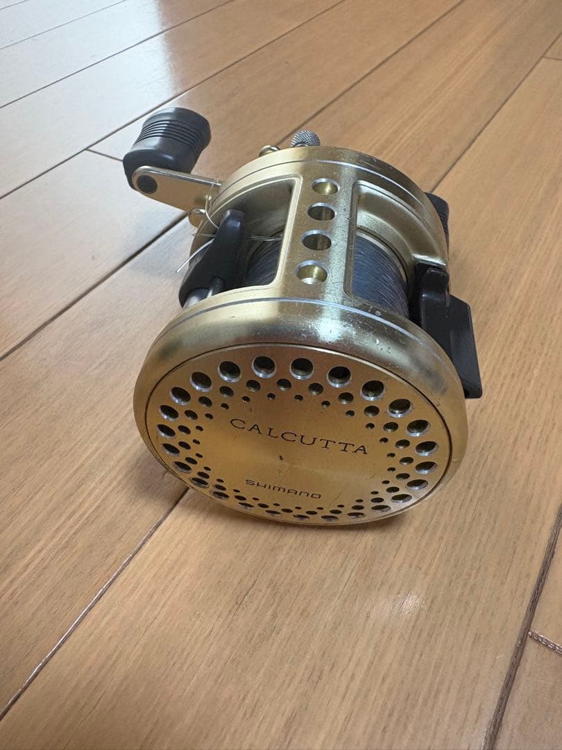 値下げ依頼対応中SHIMANO CALCUTTA 200XT