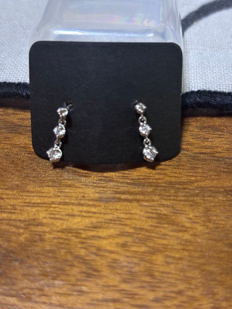 4℃ダイヤモンドピアス