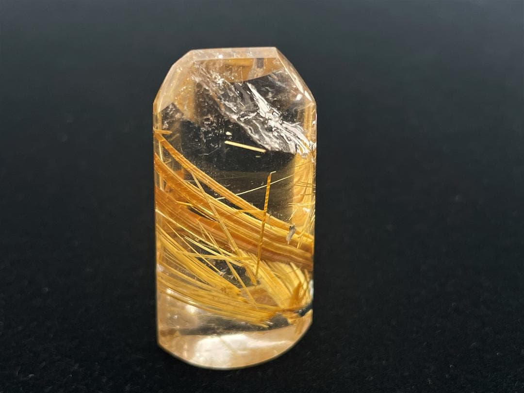 ポリッシュ（タイチンルチルクォーツ）