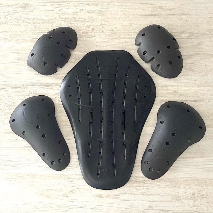 試着のみ美品　Belstaffメッシュ切替ライダーズXL　5点パッド付