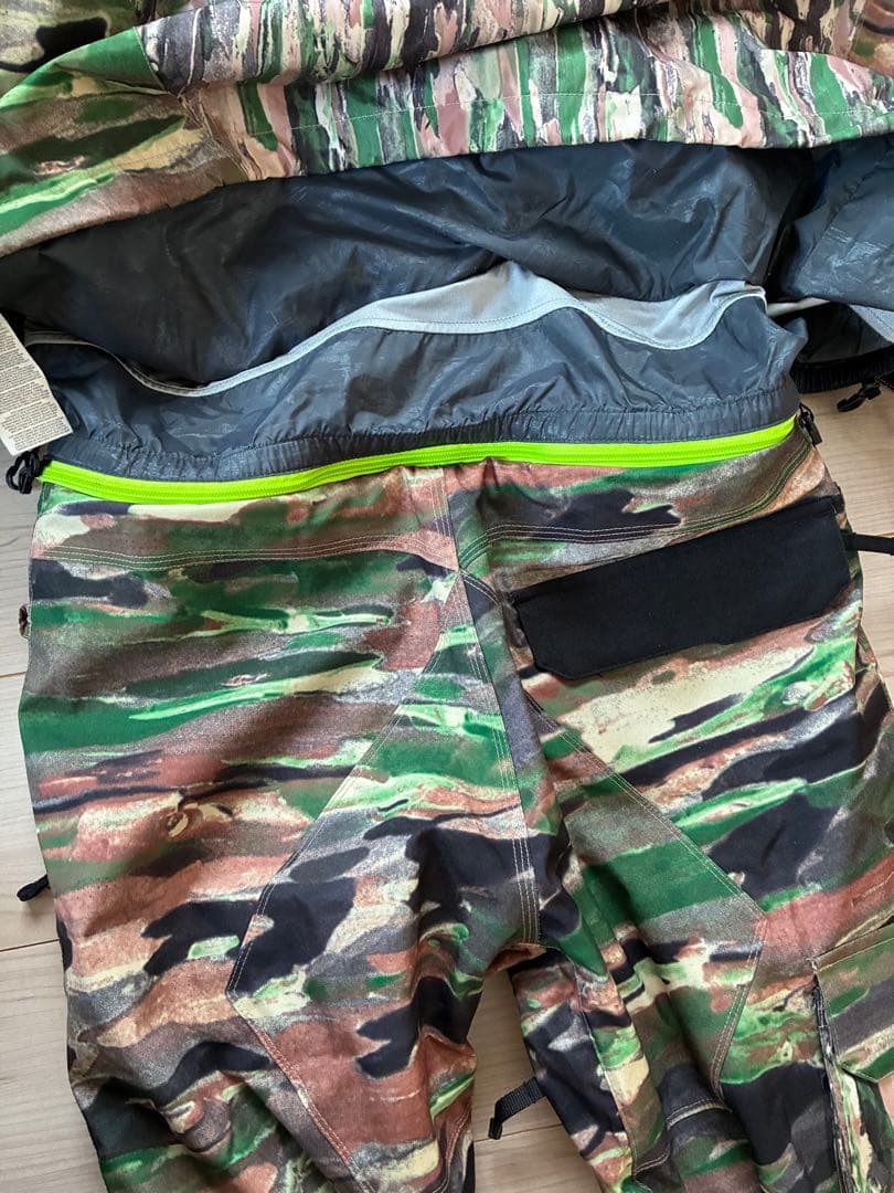 Volcom スキー・スノーボードウェア　USサイズM 上下セット