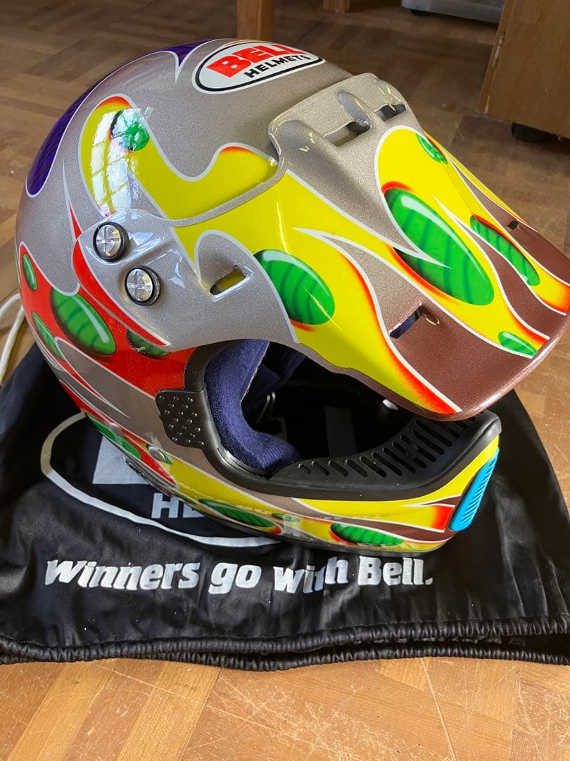 Bellヘルメット