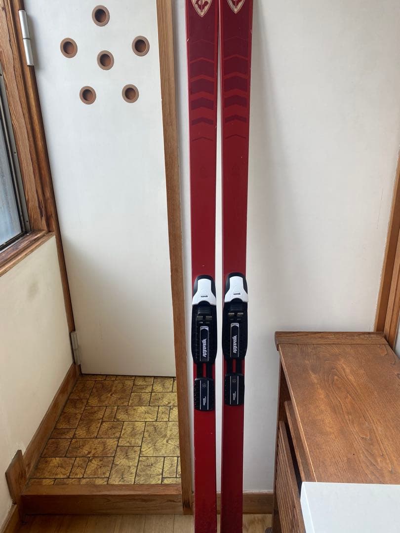 Marco 赤いストライプ模様 スキー板 バインディング付き
