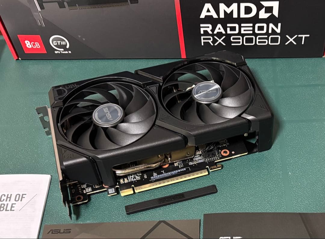 グラフィックボード・グラボ・ビデオカード ASUS Radeon RX 9060 XT 8GB DUAL