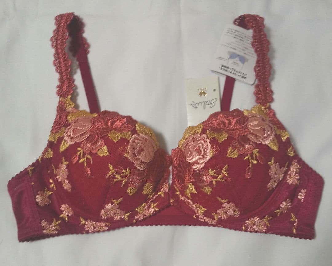 【未使用】ワコール サルート ブラ、ショーツ、ガーターベルトセット ワインレッド