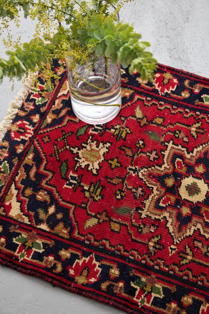 ヴィンテージラグ　ペルシャ絨毯　ハマダン産（94×60cm）赤　紺　緑　白　青