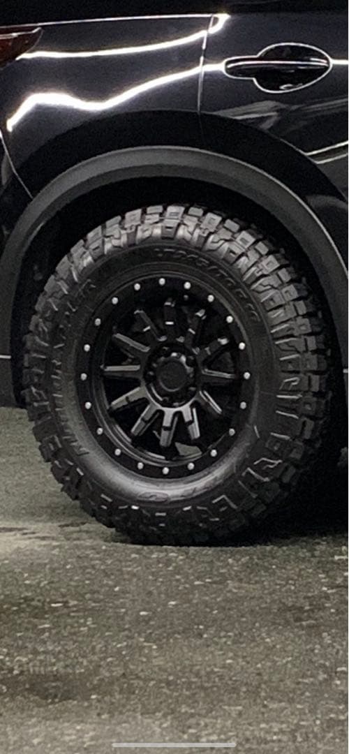 リズ‼️245/70R16 NITTO RIDGE GRAPPLER
