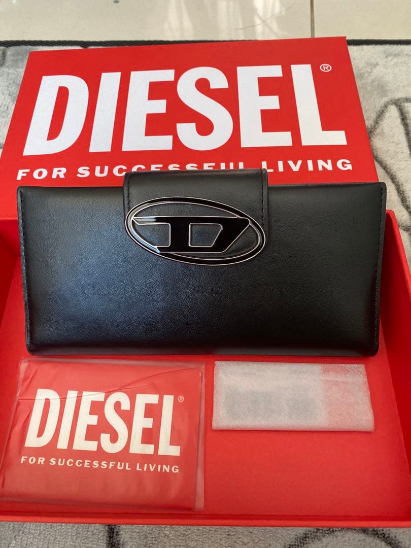 翔ブライアンです！最終セール！！DIESEL ブラックレザー 二つ折り財布