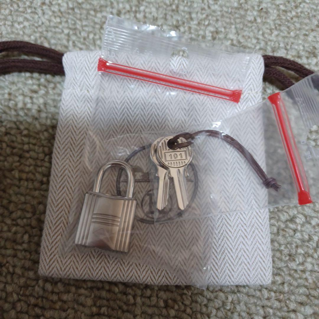 エルメス　カデナセット　カギ