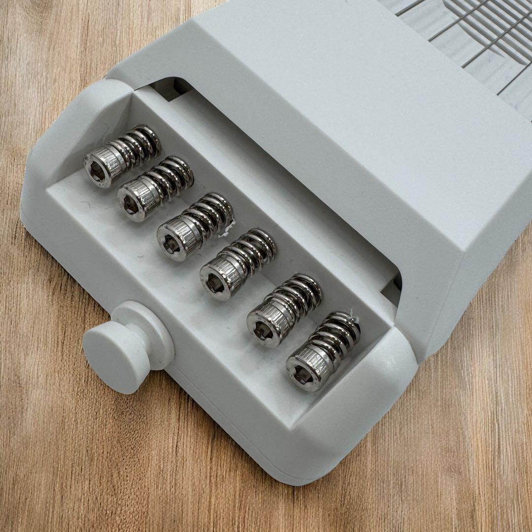 美品‼️USB充電スマート電子ギター スピーカー内蔵 ホワイト SG7