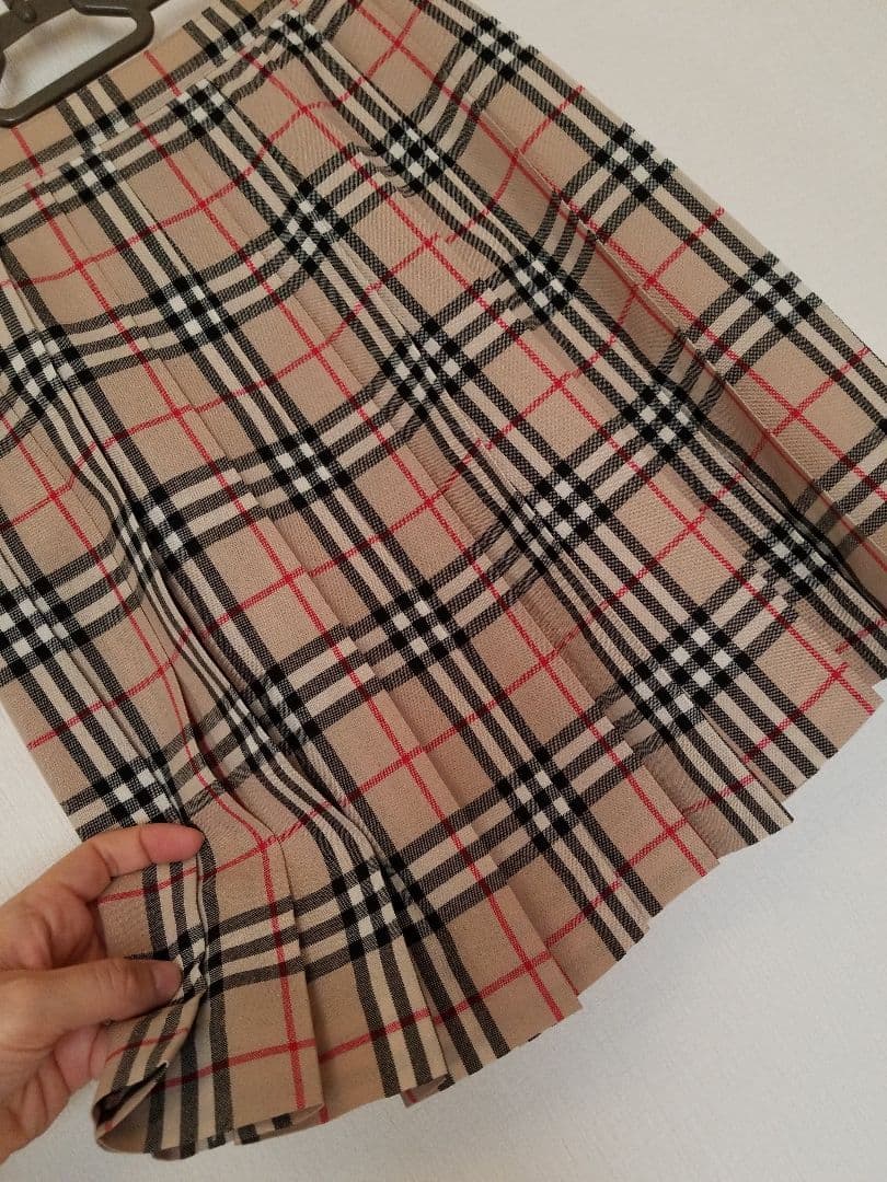 バーバリー人気キッズスカート綺麗なプリーツ　茶 2度使用　チェック 美品140