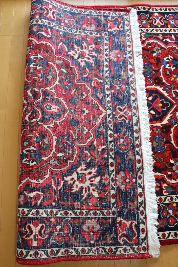 ＜１点物＞　ペルシャ絨毯　バクティアリ　２０５×１４５ｃｍ　ヴィンテージラグ