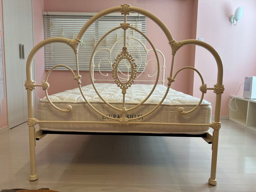 LAURA ASHLEY セミダブルベッドフレーム&マットレスM