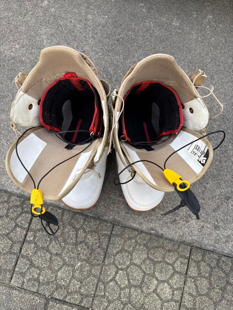Burtonバートン スノーボードブーツ アイオンionホワイト/ベージュ