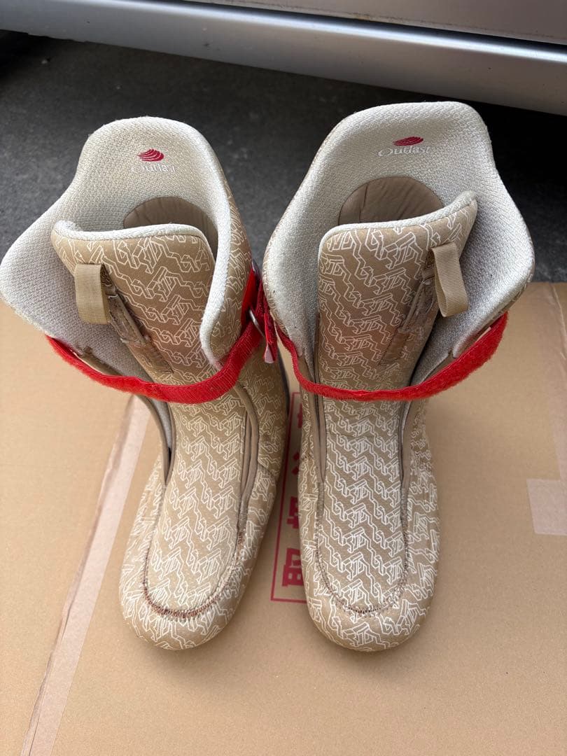 Burtonバートン スノーボードブーツ アイオンionホワイト/ベージュ