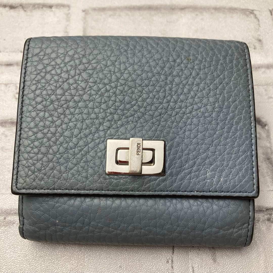 【希少カラー】FENDI　フェンディ☆三つ折り財布　ピーカブー