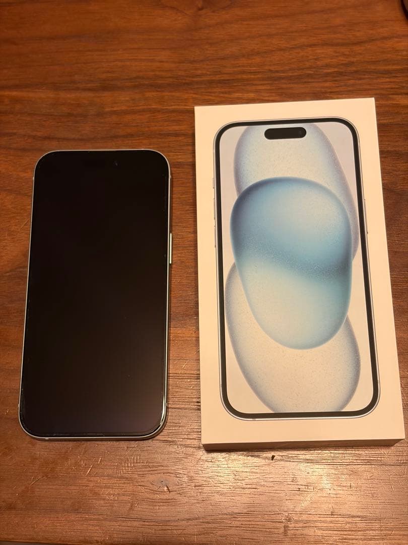 iPhone15 256GB ブルー 背面ひびあり