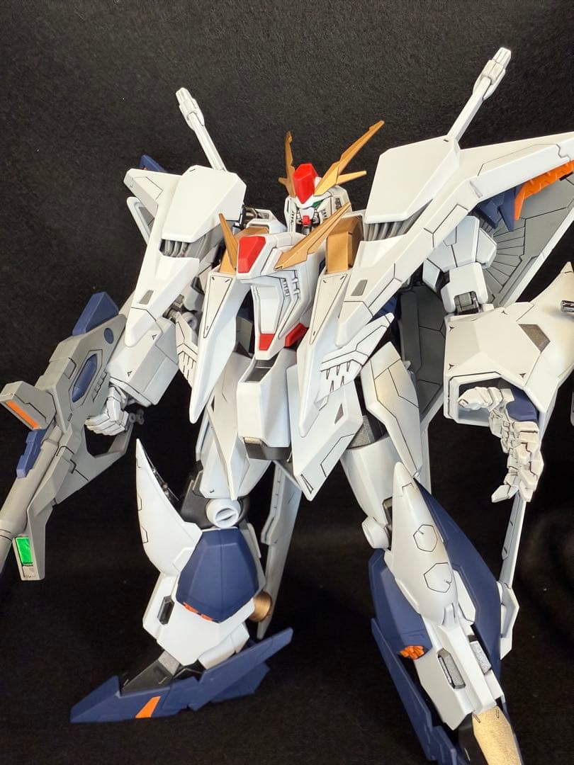 HGクスィーガンダム　完成品　白以外全塗装