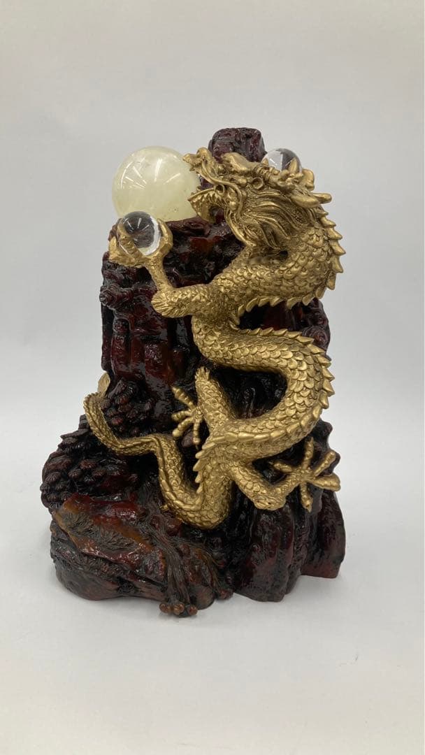 ドラゴンの置物 縁起物　登り龍　水晶玉　3つ　30ＣＭ＆4KGオーバー