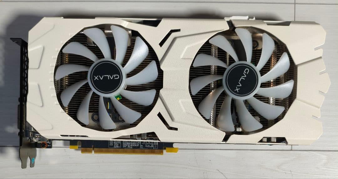 グラフィックボード・グラボ・ビデオカード GALAX geforce GTX1070ti EX-SNPR White