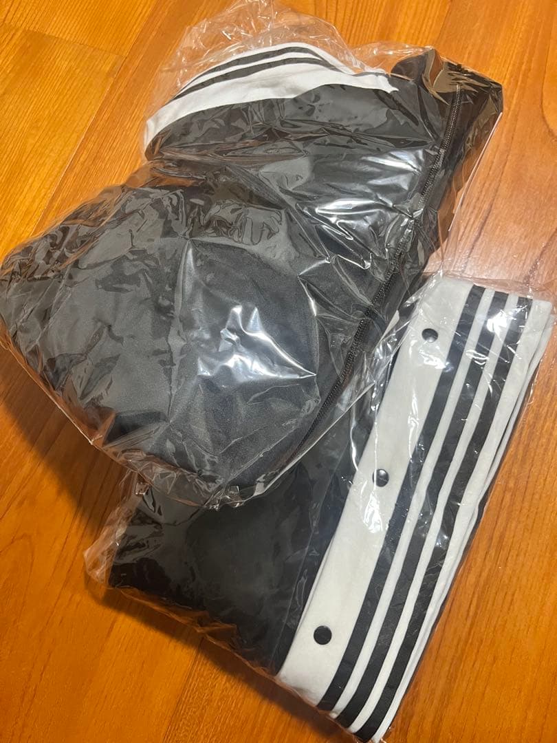 残2 Sサイズ 上下 ブラック アディダス オリジナルス ABCマート限定