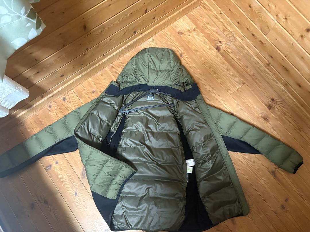 Helly Hansen フード付きダウンジャケット オリーブグリーン